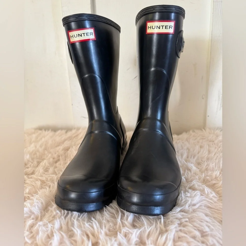 Hunter Black Waterproof short rubber Boots size 7 B